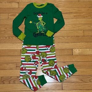 Don’t be a Grinch Kids Pajamas set 🌲